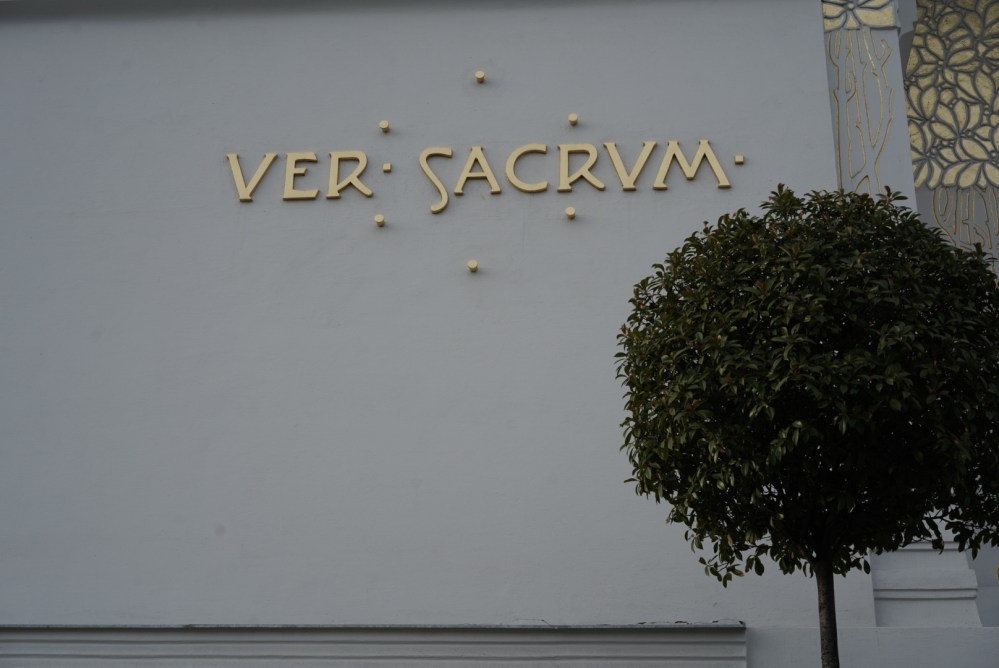 D619678D-7D94-4873-AD33-F2A9BE7A02F9