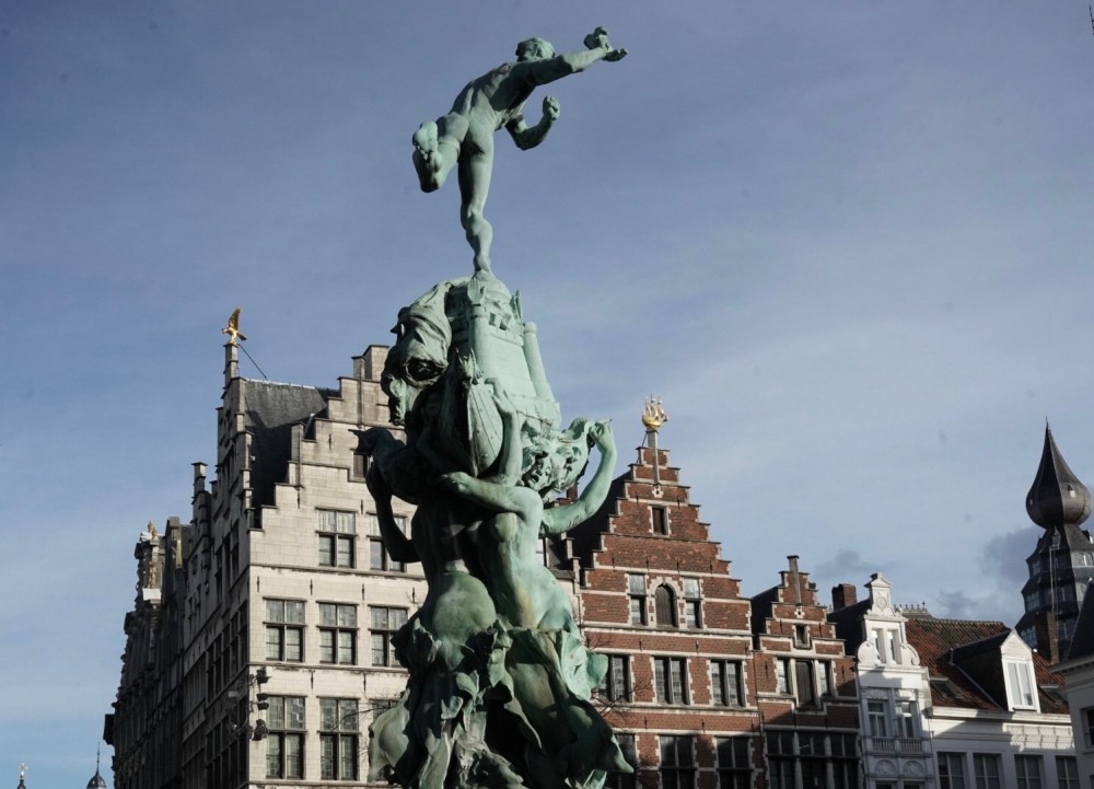 5E681827-45A6-4D2D-9803-B31A798176BE