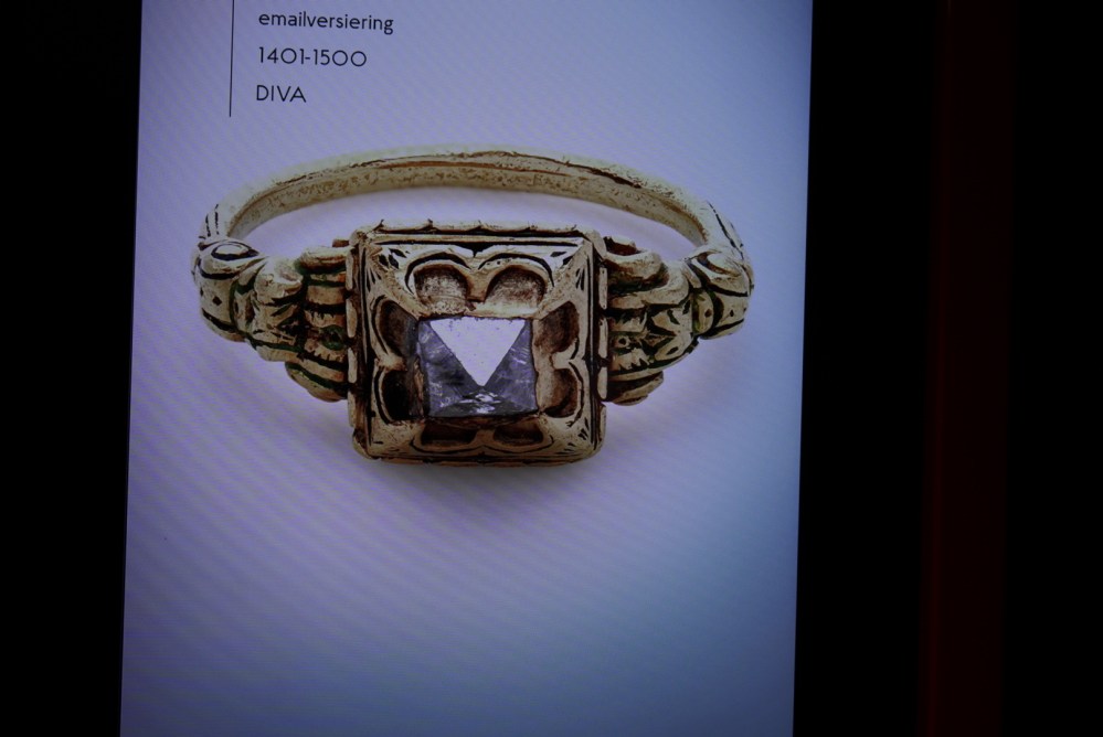 7DB6746F-6D94-455D-87D1-B9B6DAB25EA2