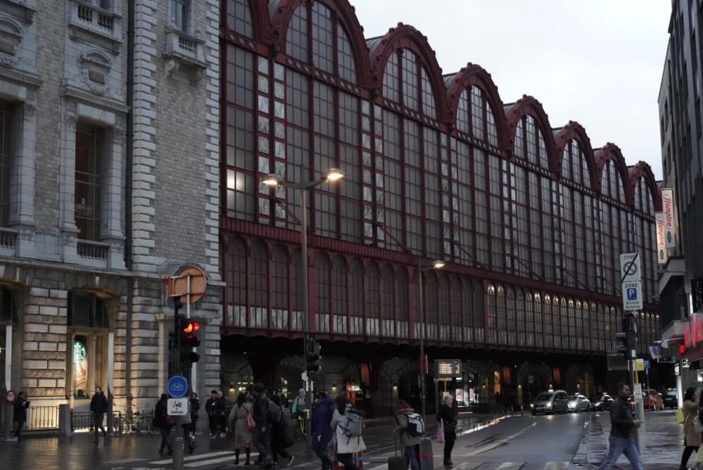 A5E652E6-8109-4687-95AD-28BCA5F086DB