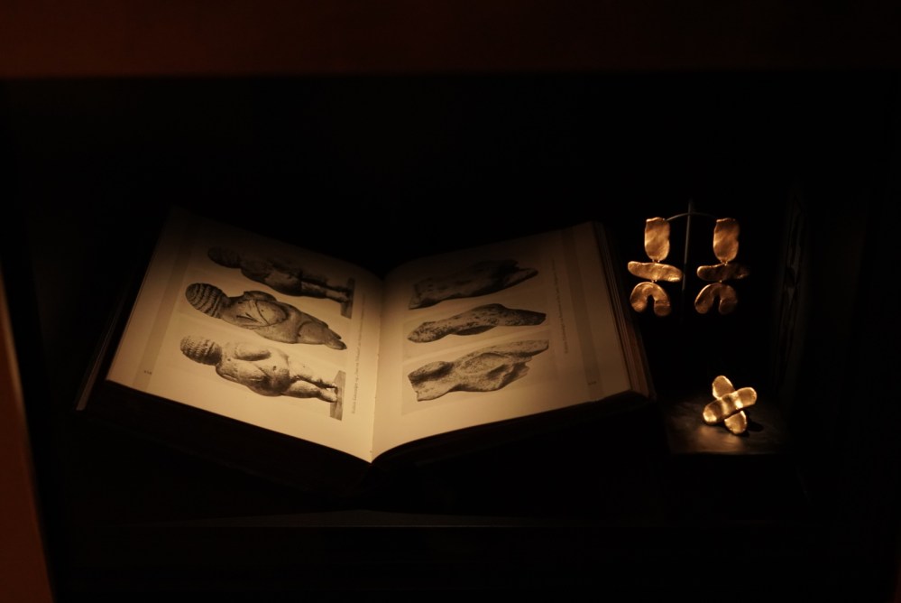 AF6CF527-95DB-4819-90F1-BDA35F23AA2E