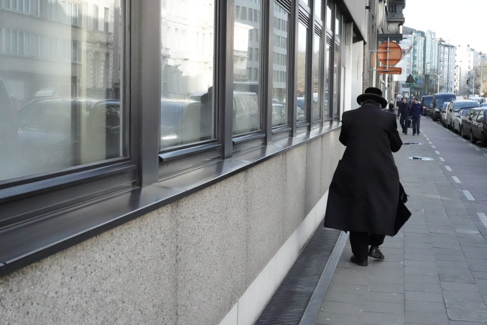 EEE181EB-34D6-416A-AC2B-F9E08573ABDA